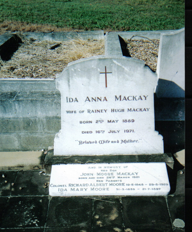 Photo of headstones/Ida Anna Mackay d1971 hdstn Balmoral cem Bris